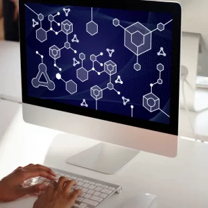 Representació digital de la indústria química amb estructures moleculars i eines informàtiques que simbolitzen la innovació, la recerca i la transformació tecnològica del sector químic a Catalunya.